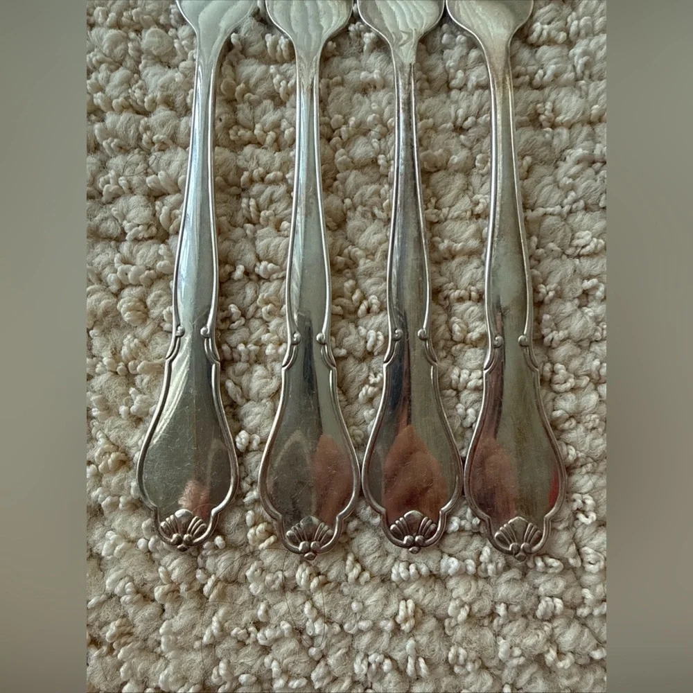 N/A handles ornate dining